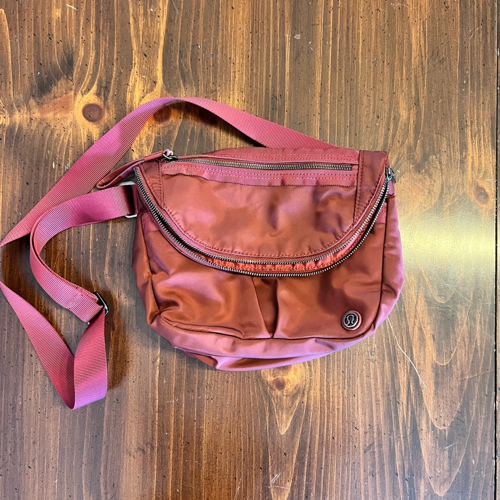 Lululemon festival bag